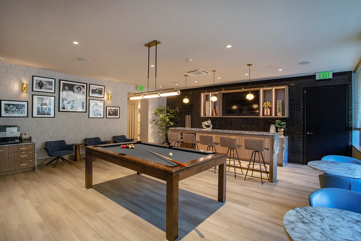 Club Lounge Bar & Billiards